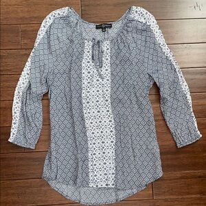 Chico's Women's Gray and White Patterned Top